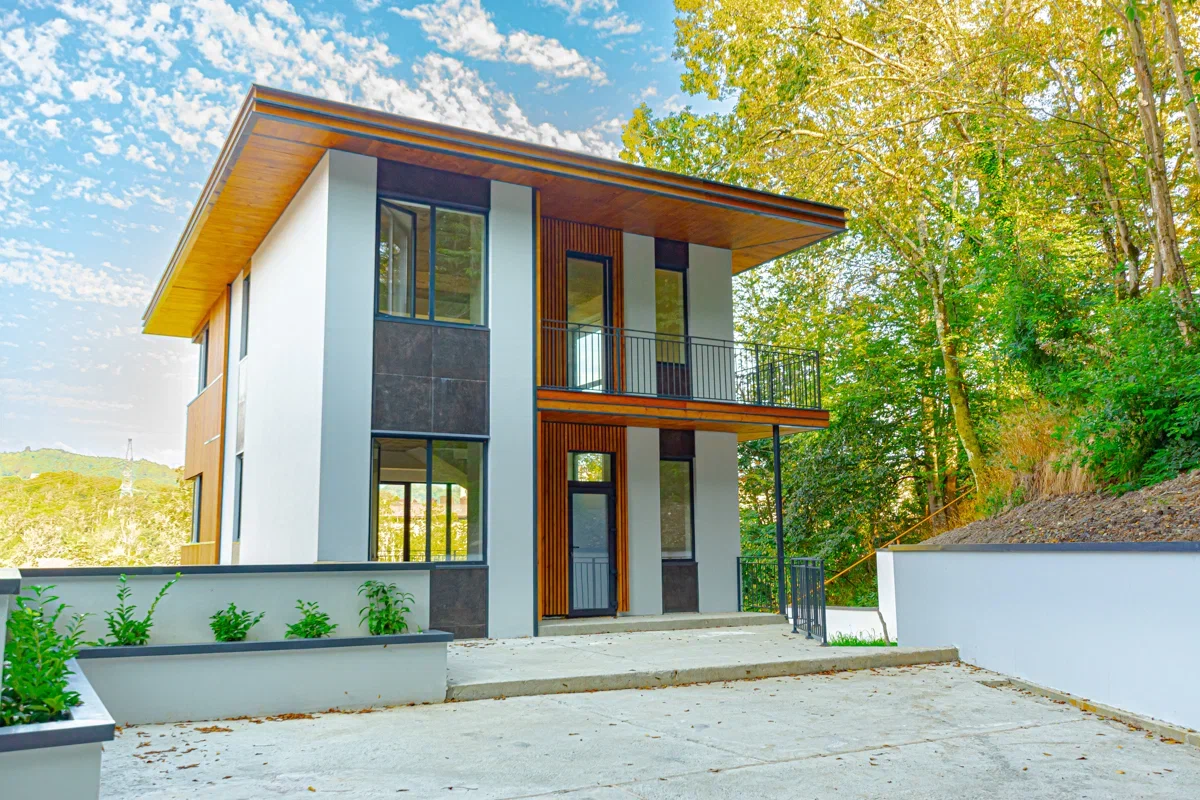 Дом с ремонтом и мебелью