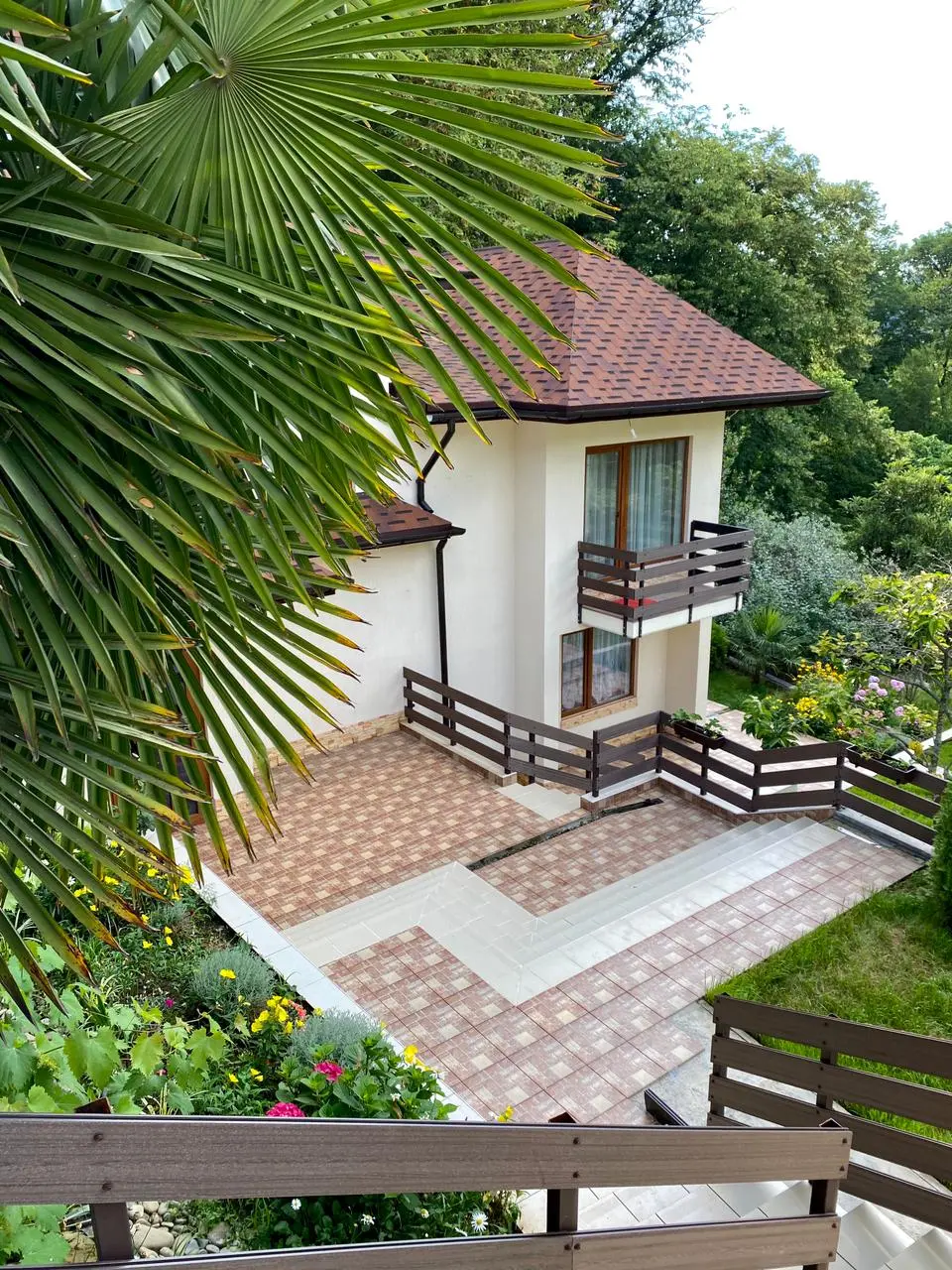 Дом на Ахун