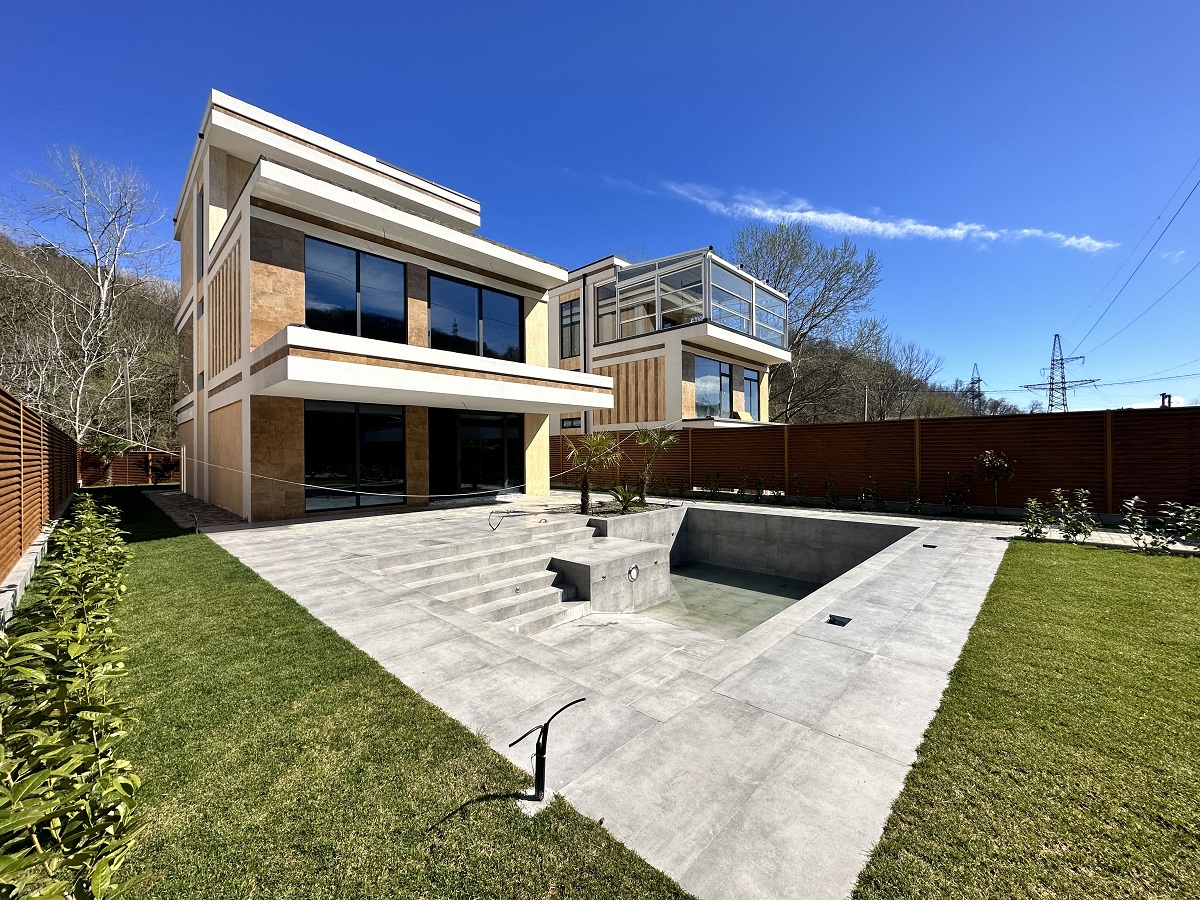 Коттеджный поселок у реки