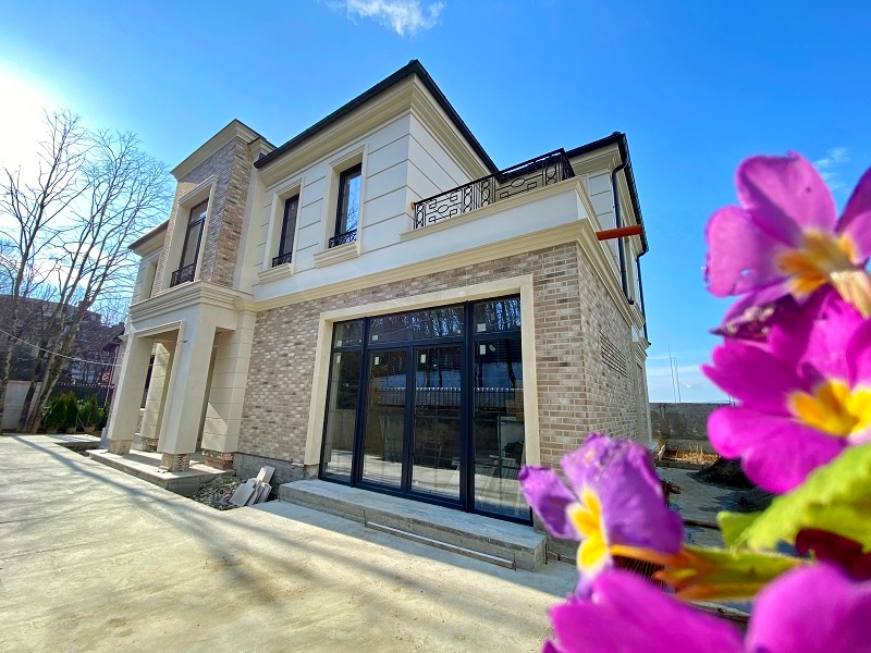 Элитный современный  коттедж 