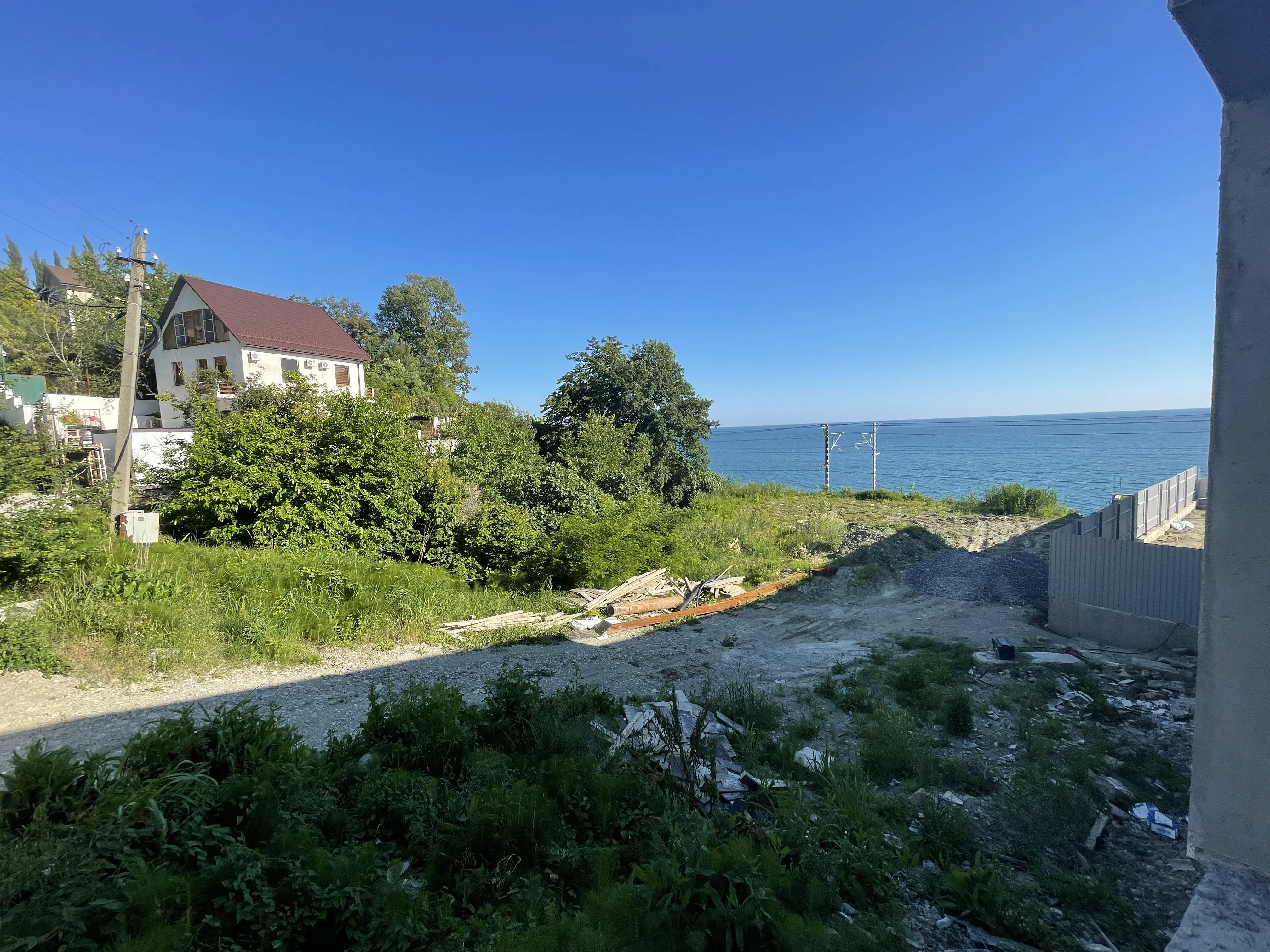 Участок у моря