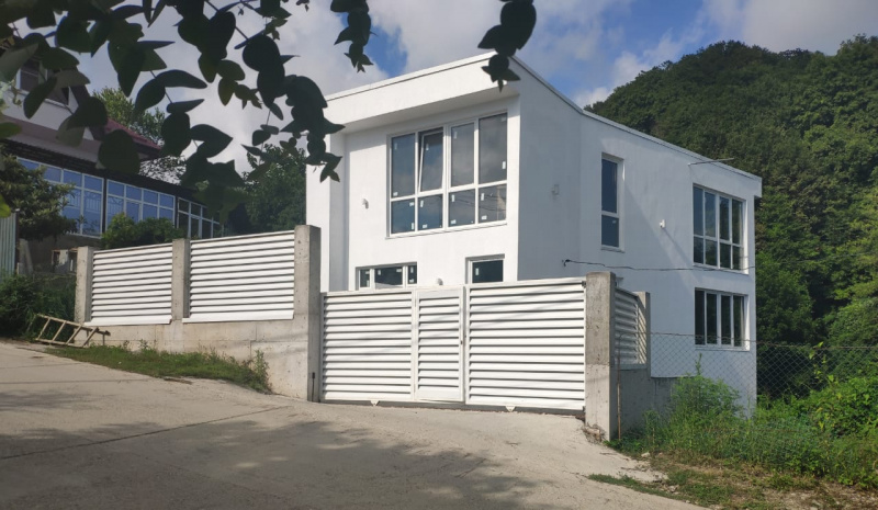 Готовый дом с сауной в Сириусе.