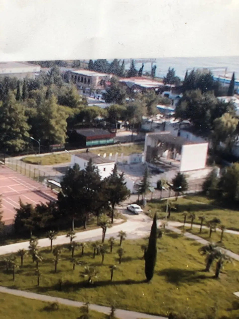 Участок у моря, до моря от участка 100 метров...