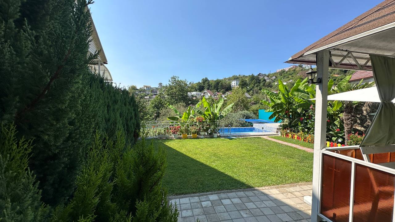 Дом с ремонтом и прекрасным садом 12 сот