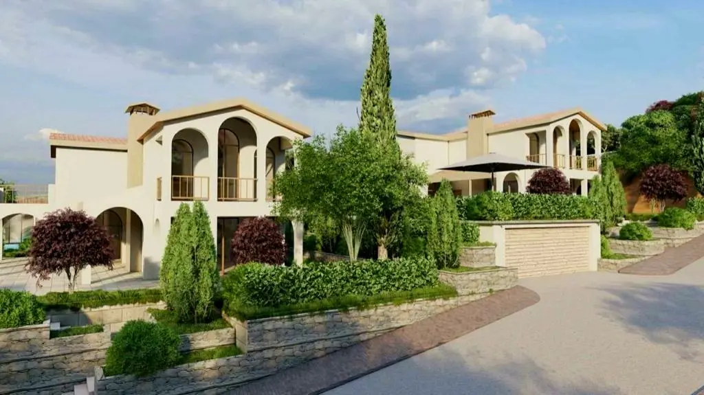 Новый закрытый коттеджный поселок с великолеп...