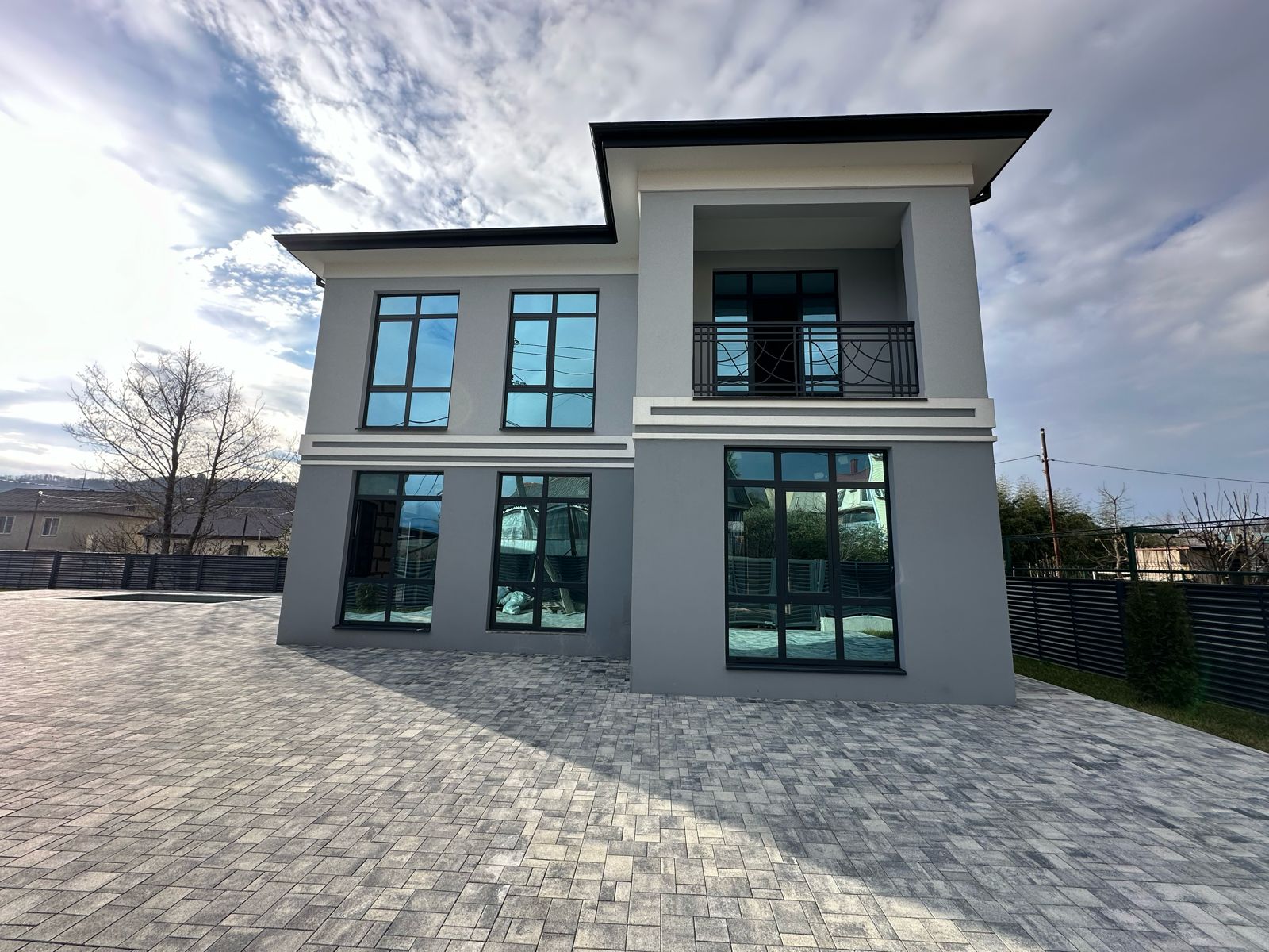 Вилла с бассейном 160 м кв на 6 сотках 