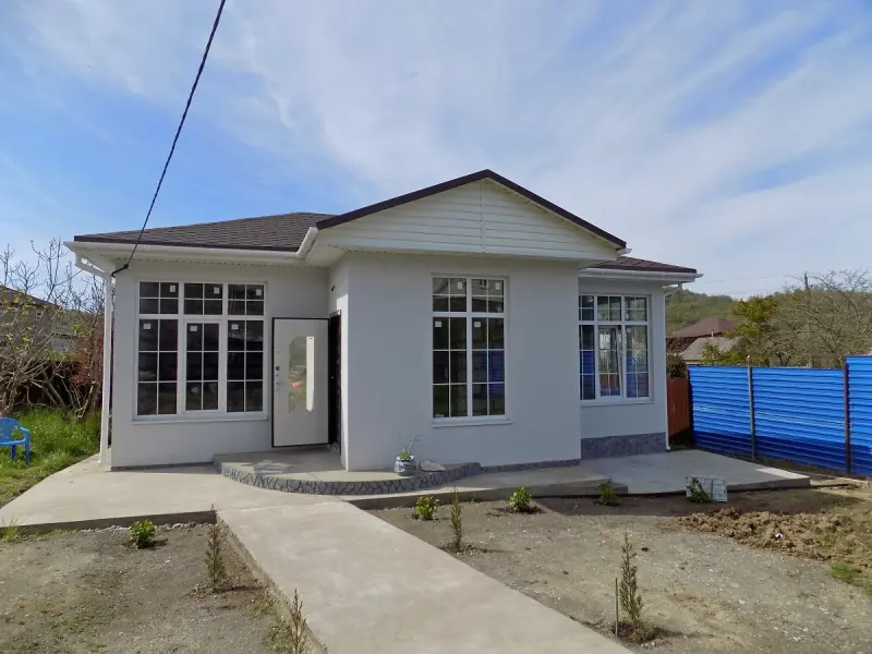 Одноэтажный новый дом