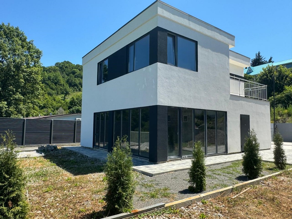 Дом с видом на море и горы