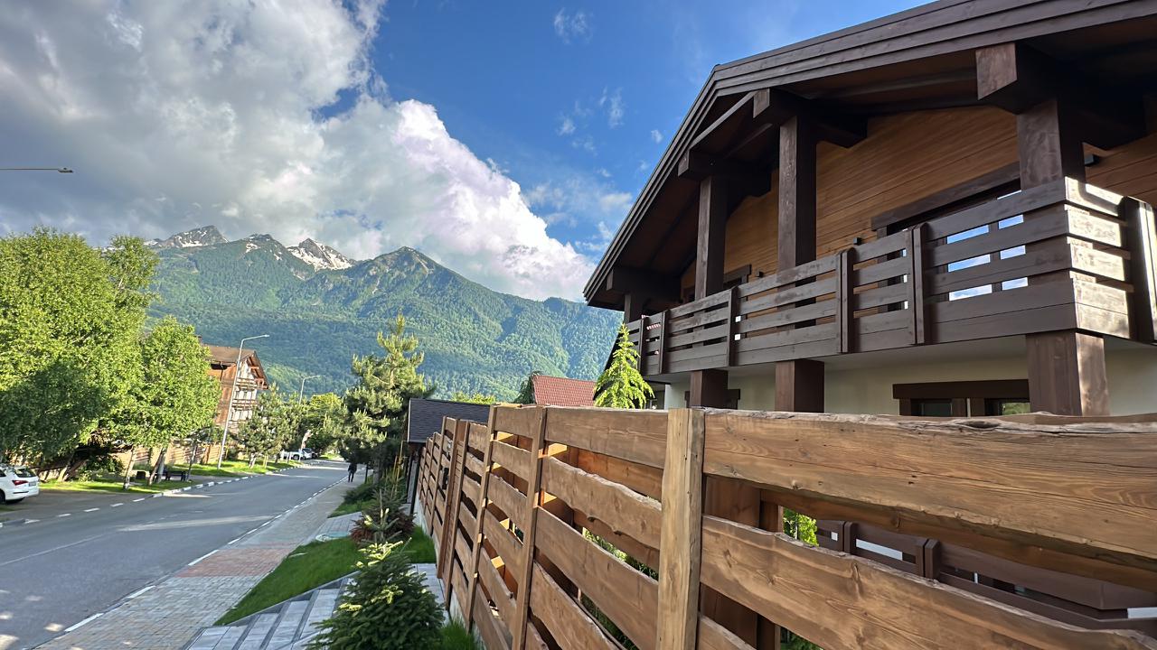 Коттедж с панорамным видом на горы - ваш угол...