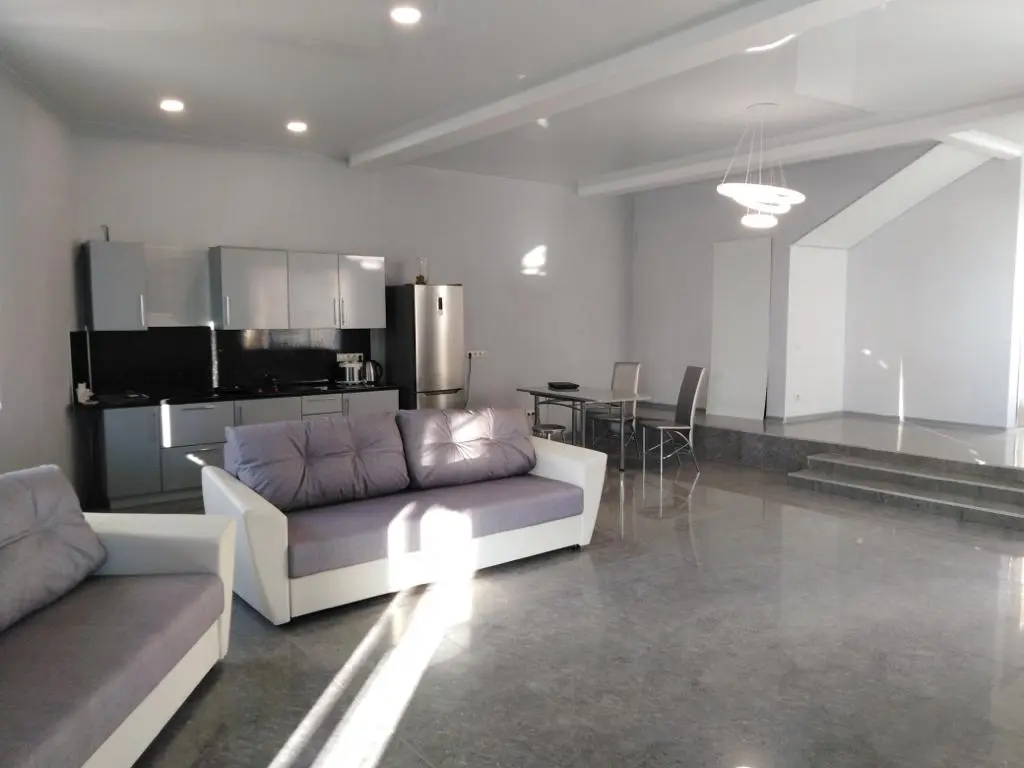 Продается 1/3 домовладения 1 этаж 