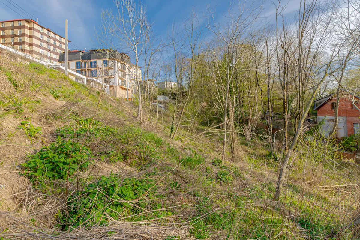 участок под строительство жилого дома