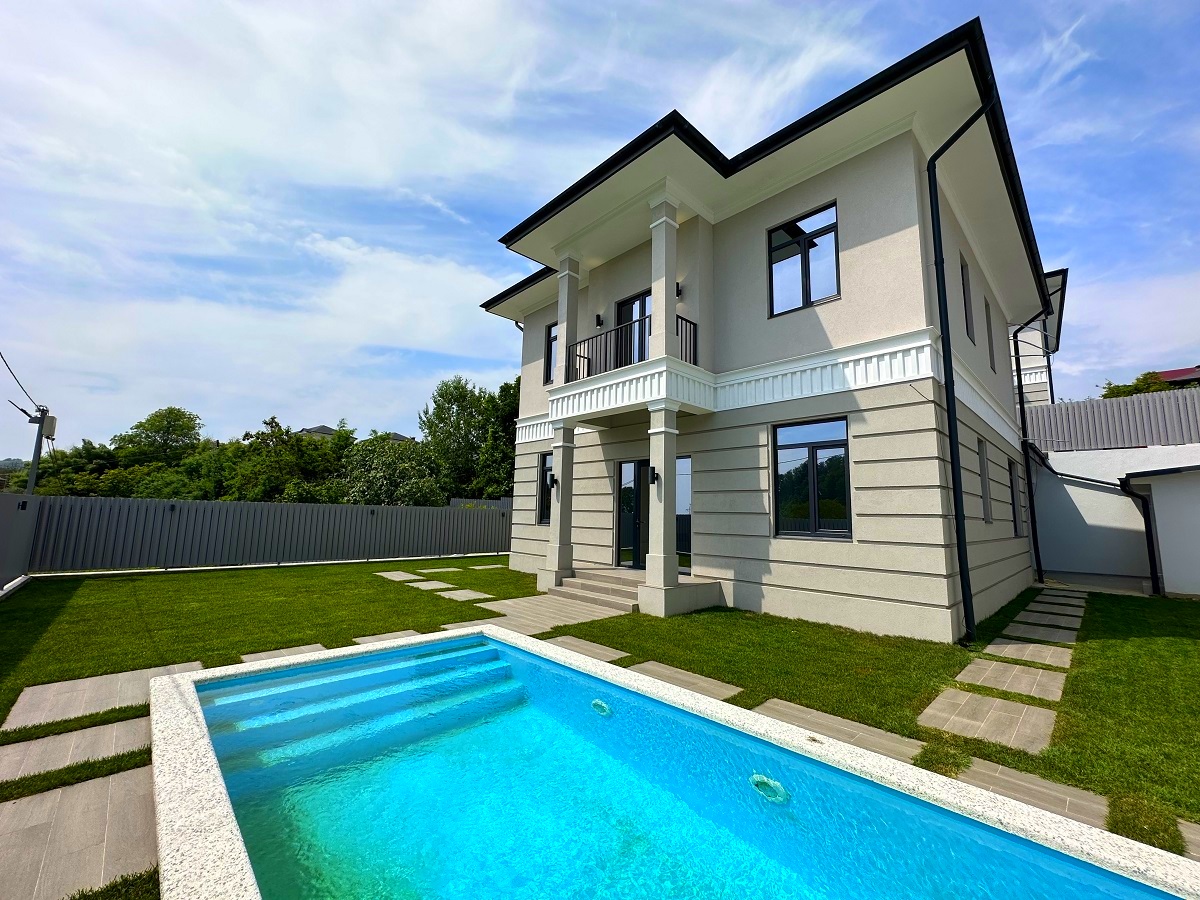 Новый дом с ремонтом и мебелью