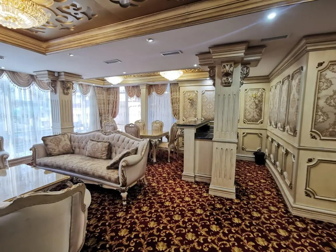 Роскошный отель в центре города