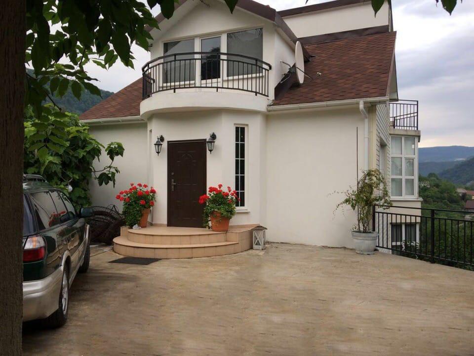 Дом с ремонтом на Барановке