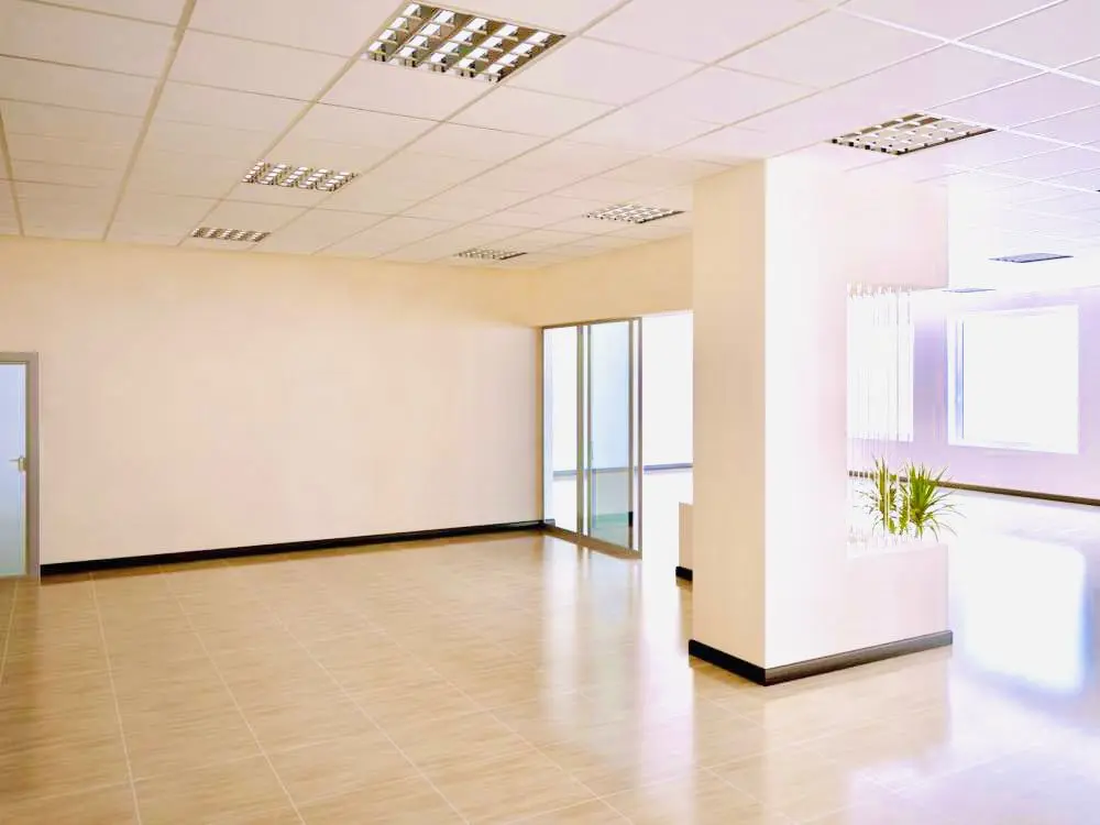 Продаю нежилое здание под коммерцию в самом ц...