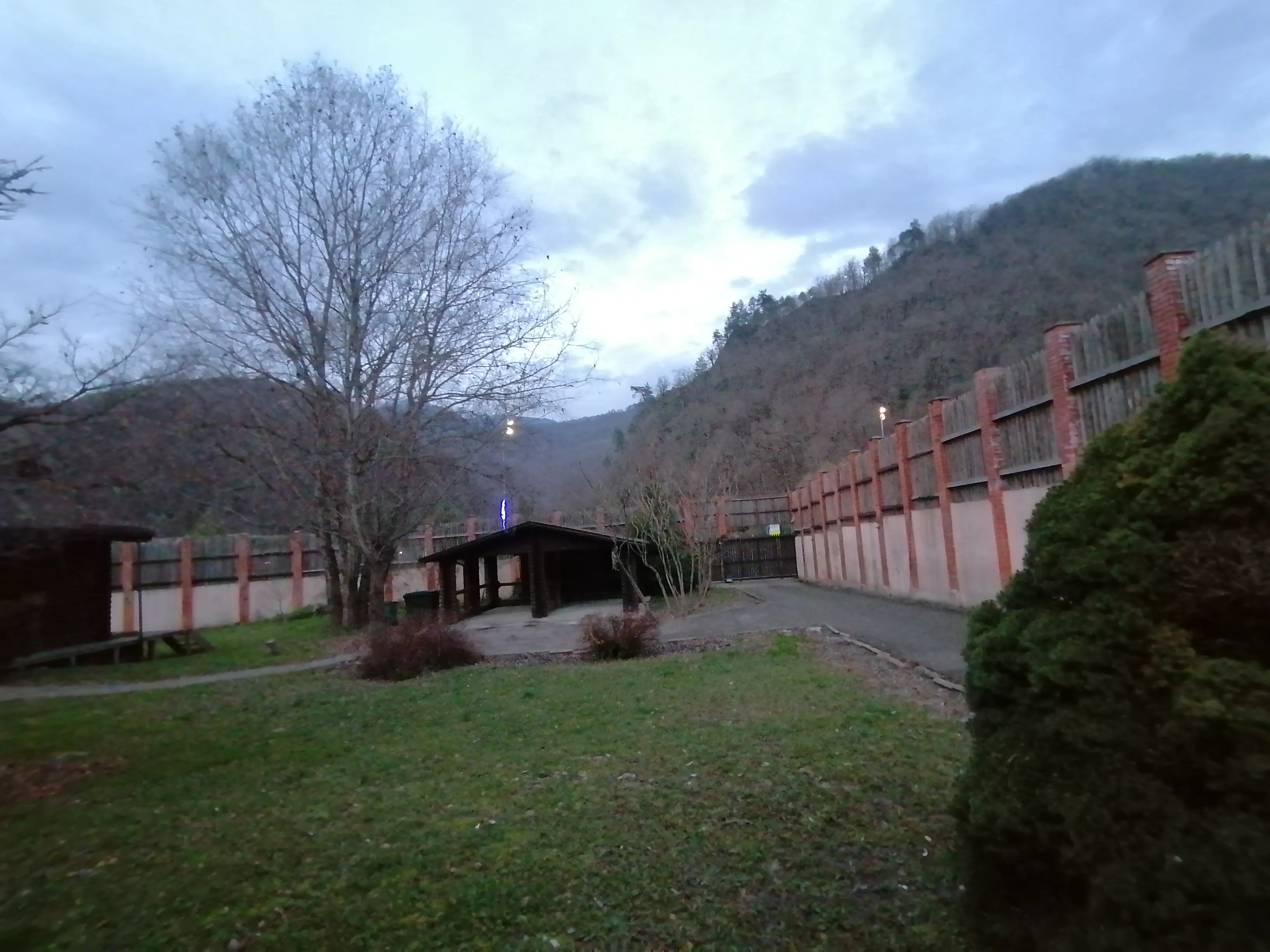 Участок под гостиницу или частную усадьбу