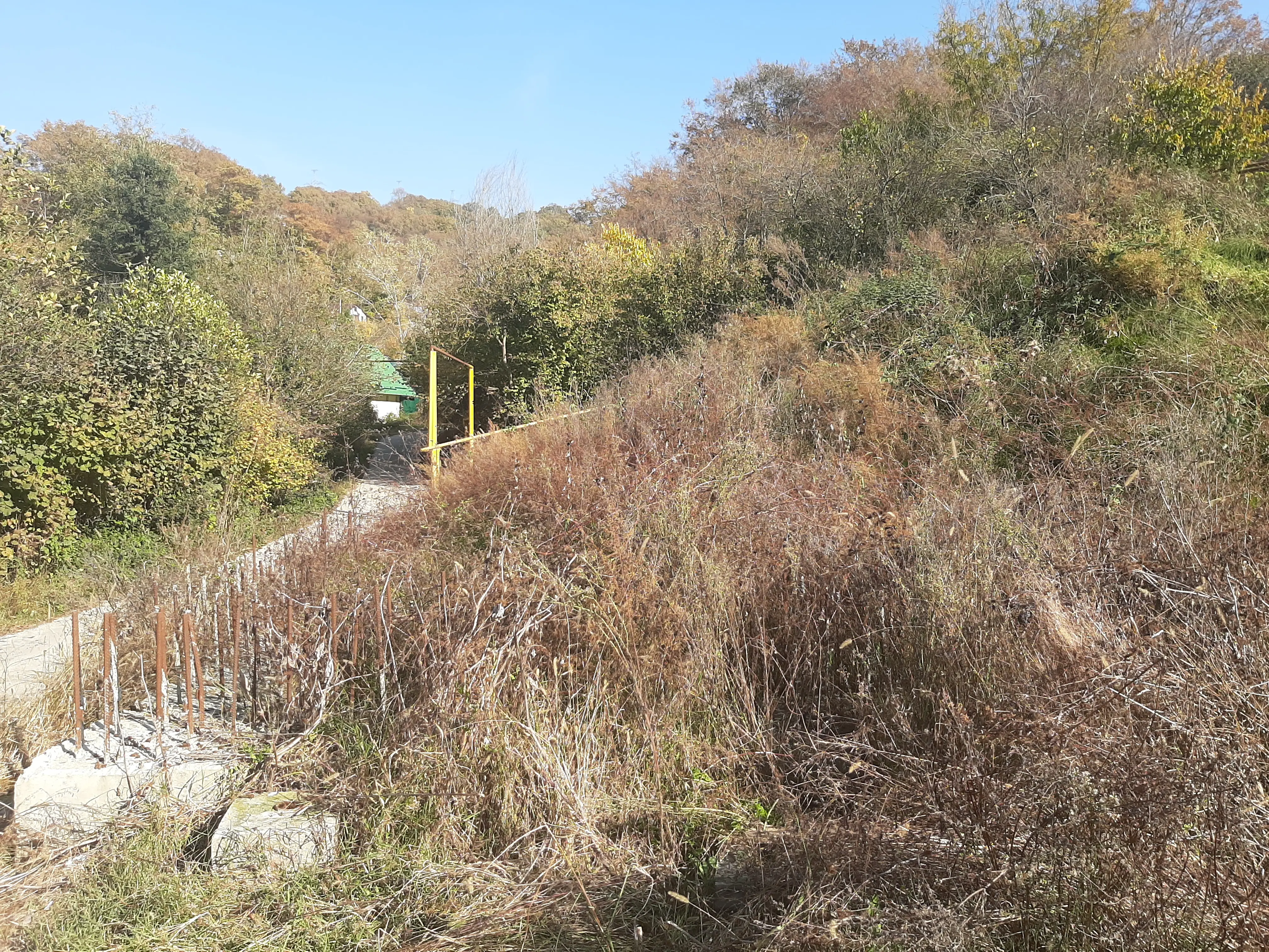 Продается земельный участок с разрешением на ...