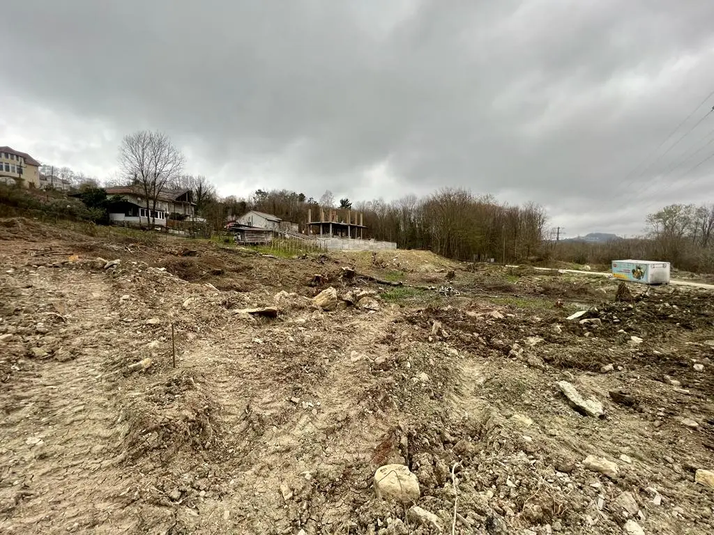 Участок в тихом уютном месте