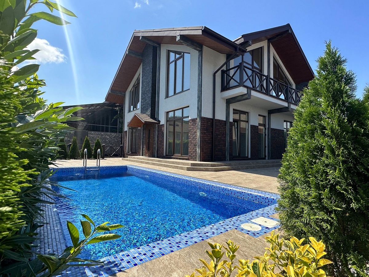 Дом в стиле Шале