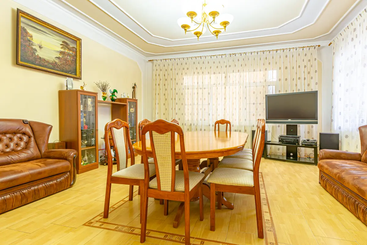 Дом в тихом центре