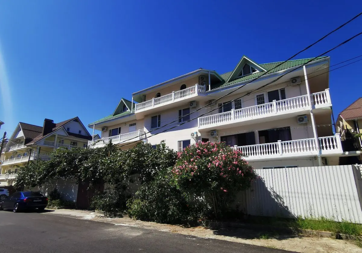 Гостиница в Лазаревском