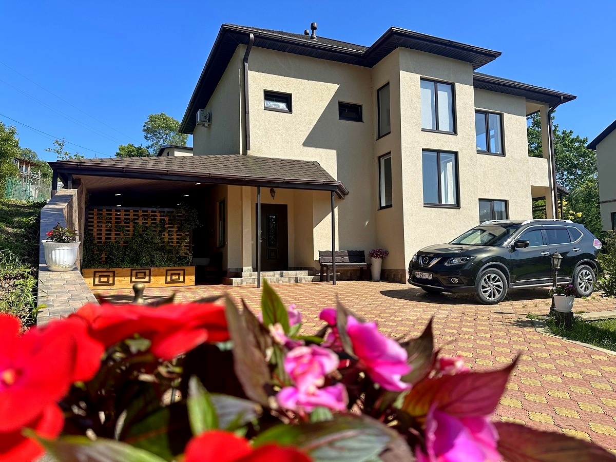 Загородное домовладение с ремонтом и мебелью