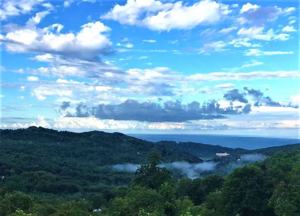 Большой земельный участок с видом на море
