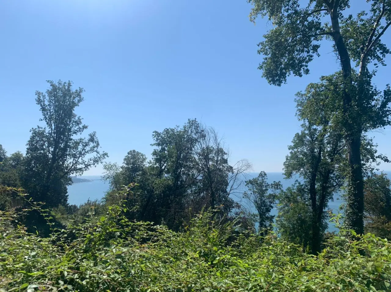 Участок с видом на море