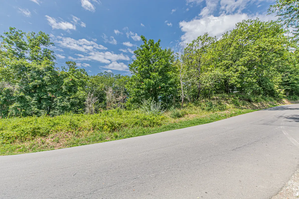 Участок ровное место 