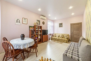 Трехкомнатная сталинка в центре