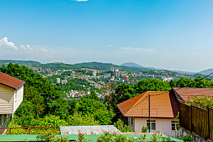 Дом в центральном районе Сочи с видом на горы