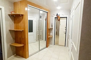 Трёхкомнатная квартира с дизайнерским ремонто...