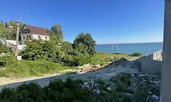 Участок у моря