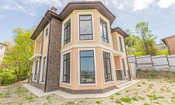 Дом с видом на море и горы