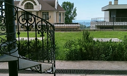 Танхаус в живописном месте с видом на море