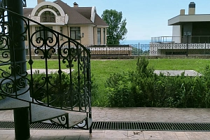 Танхаус в живописном месте с видом на море