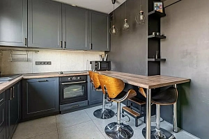 Трехкомнатная квартира с дизайнерским ремонто...