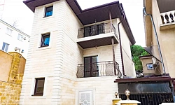 Продается уютный, светлый дом в центре г. Соч...