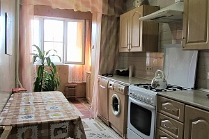 Трехкомнатная квартира на Макаренко