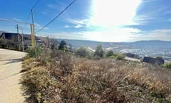 Участок с разрешением на строительство 3-х до...