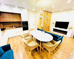 Продается совершенно новая квартира в Сочи, с дизайнерским ремонтом в новом комплексе.
