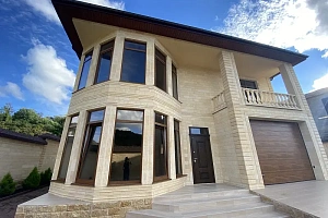 Домовладение с гаражом