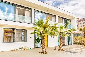 продам 2-х этажный дом в Сочи