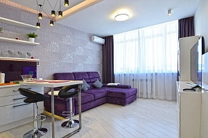 Продается 2-комнатная квартира с ремонтом.