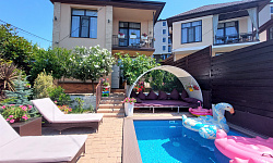 Шикарный дом с бассейном