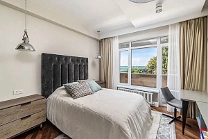 На берегу Черного моря