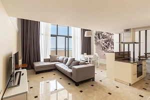 Квартира с дизайнерским ремонтом в IDEAL Hous...