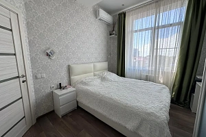 Продается светлая №-комнатная квартира в цент...