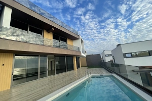 Коттедж с видом на море и город