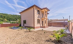 Новый дом на ровном участке